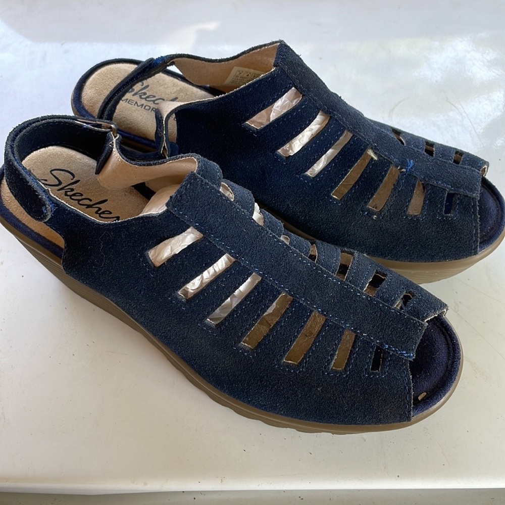 Sketchers size 7, Blue suede